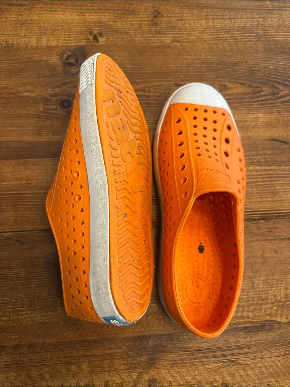 Native Jefferson Slip-On Shoes – Bright Orange – J4